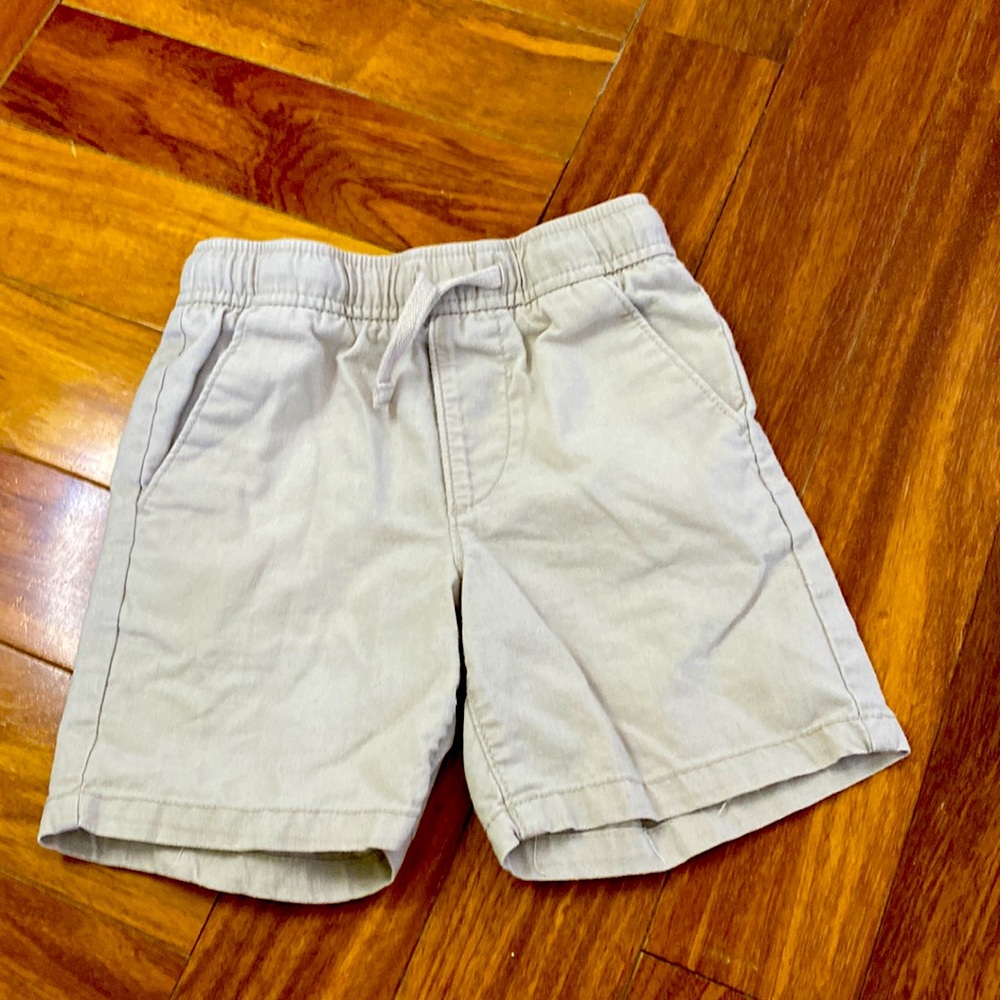 Baby Gap toddler boy shorts with side & back pockets and functional drawstring